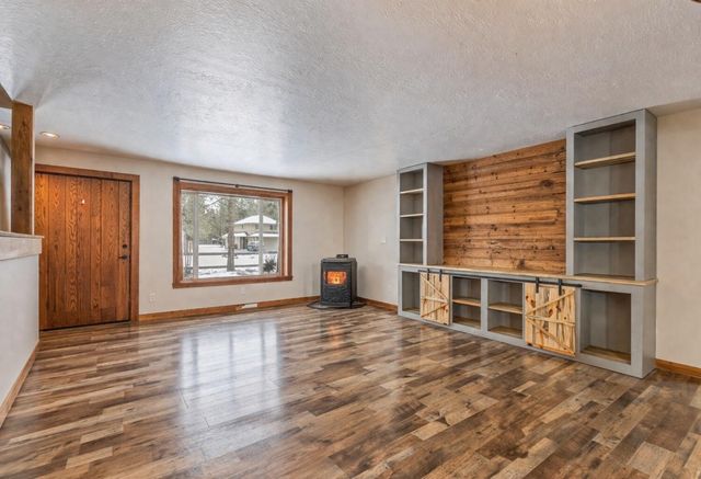 52531 Lost Ponderosa Road, La Pine, OR 97739
