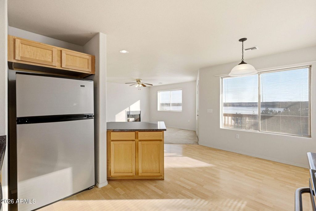 Image 10 of property listing at 1975 N VILLAGE Drive, Show Low, AZ 85901