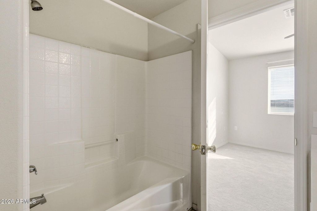 Image 18 of property listing at 1975 N VILLAGE Drive, Show Low, AZ 85901