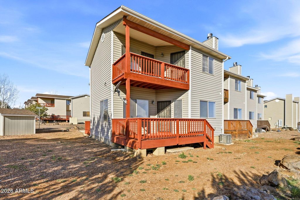 Image 21 of property listing at 1975 N VILLAGE Drive, Show Low, AZ 85901