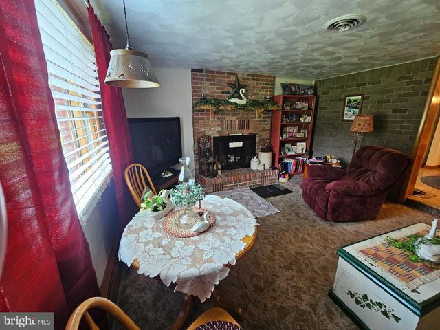 112 N FREDERICK AVE, Ridgeley, WV 26753