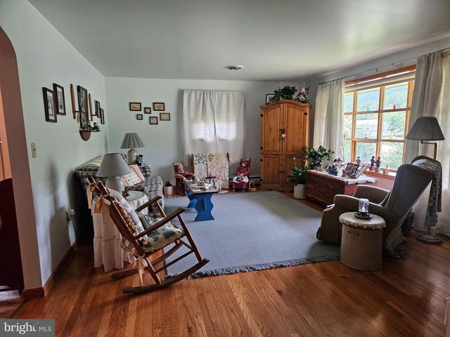 112 N FREDERICK AVE, Ridgeley, WV 26753