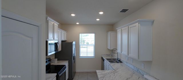 525 BIG TREE Way, Orange Park, FL 32065