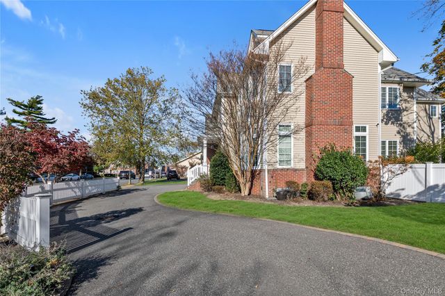 115 Lincoln Avenue, Rockville Centre, NY 11570