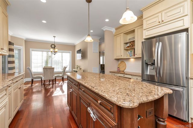 115 Lincoln Avenue, Rockville Centre, NY 11570