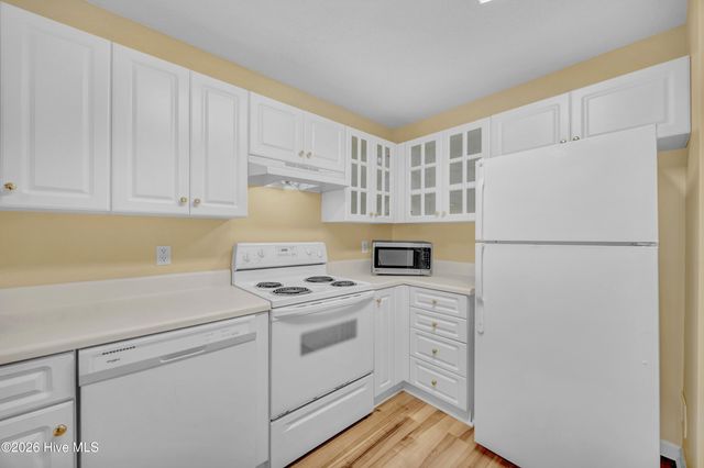4102 Breezewood Drive Apt 101, Wilmington, NC 28412