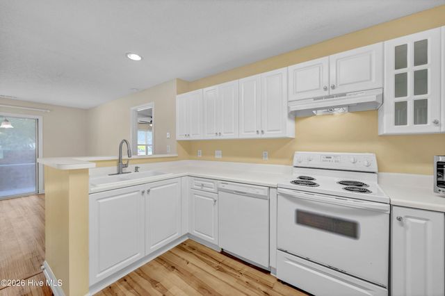 4102 Breezewood Drive Apt 101, Wilmington, NC 28412
