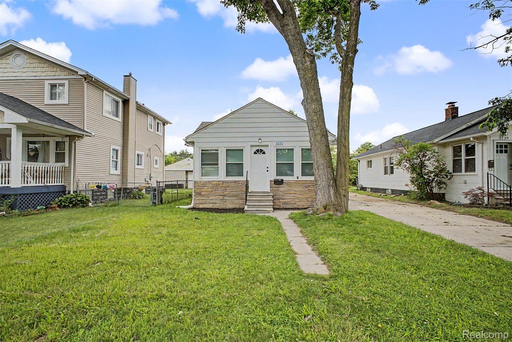 3231 McDowell Street, Ferndale, MI 48220
