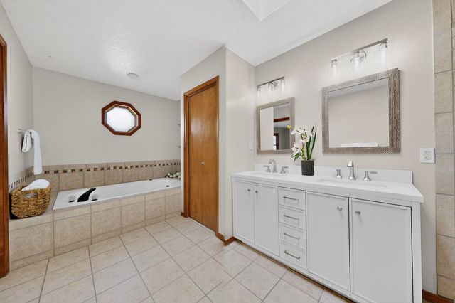 734 Fairway Loop SE, Rio Rancho, NM 87124