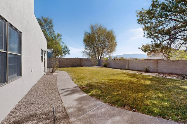 734 Fairway Loop SE, Rio Rancho, NM 87124