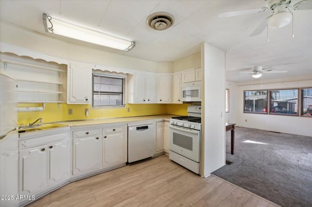 7807 E MAIN Street D27, Mesa, AZ 85207