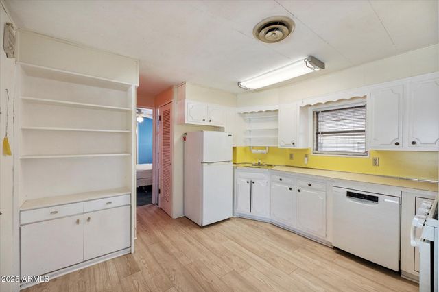 7807 E MAIN Street D27, Mesa, AZ 85207