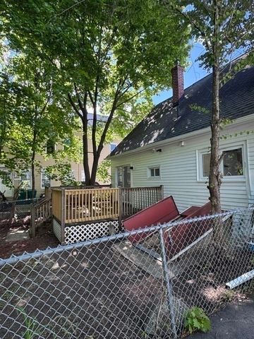 721 Blossom St, Fitchburg, MA 01420
