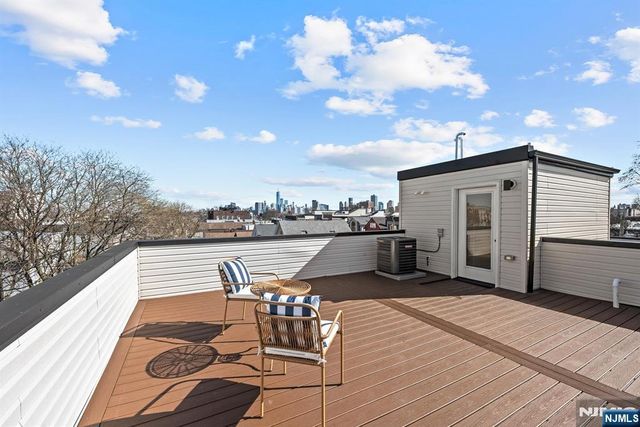 34 Manhattan Avenue 2, Jersey City, NJ 07307
