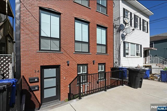 34 Manhattan Avenue 2, Jersey City, NJ 07307