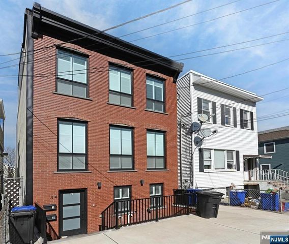 34 Manhattan Avenue 2, Jersey City, NJ 07307