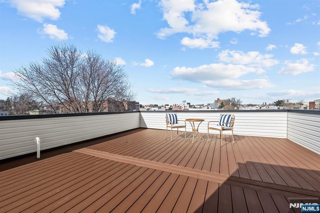 34 Manhattan Avenue 2, Jersey City, NJ 07307