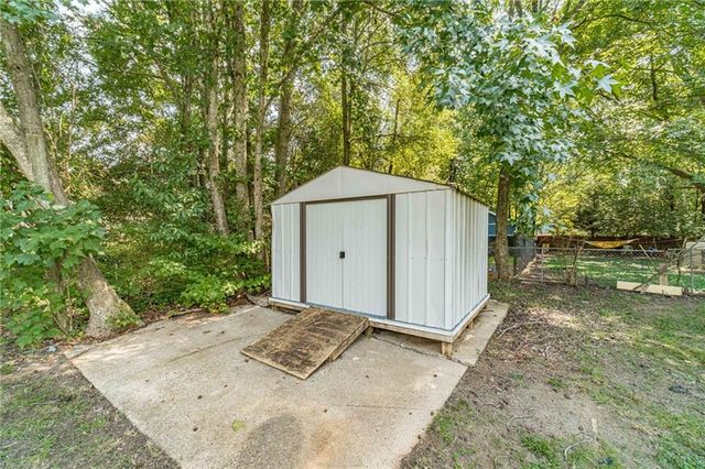 1610 Rose Garden Lane, Loganville, GA 30052