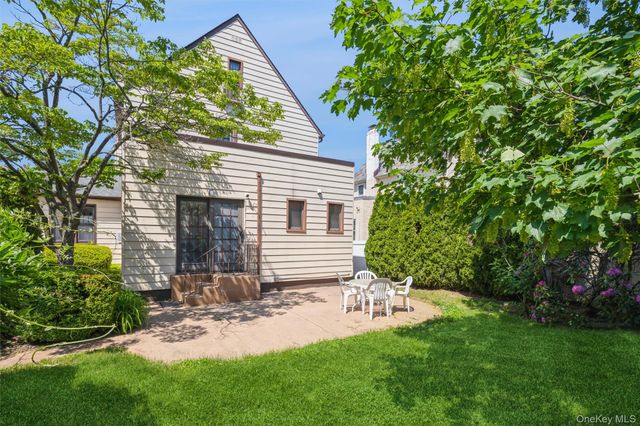 4 May Court, West Hempstead, NY 11552