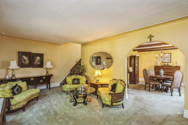 4 May Court, West Hempstead, NY 11552