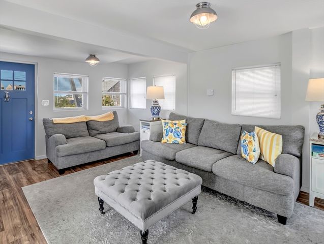 3 Bayview Street, Hull, MA 02045