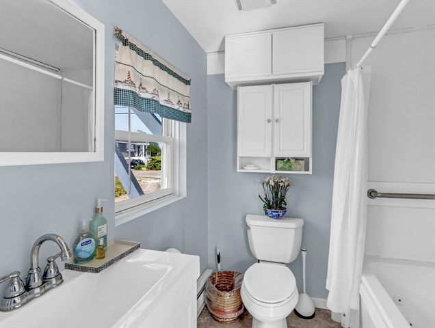 3 Bayview Street, Hull, MA 02045