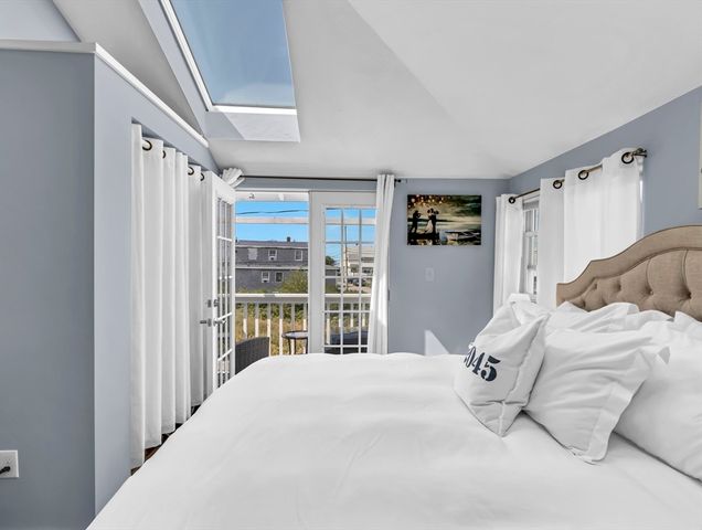 3 Bayview Street, Hull, MA 02045