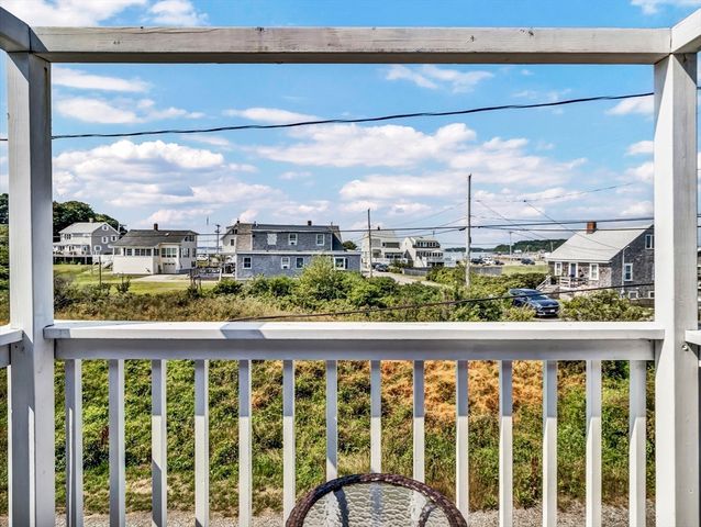 3 Bayview Street, Hull, MA 02045