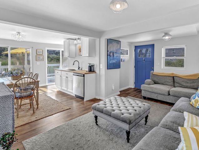 3 Bayview Street, Hull, MA 02045