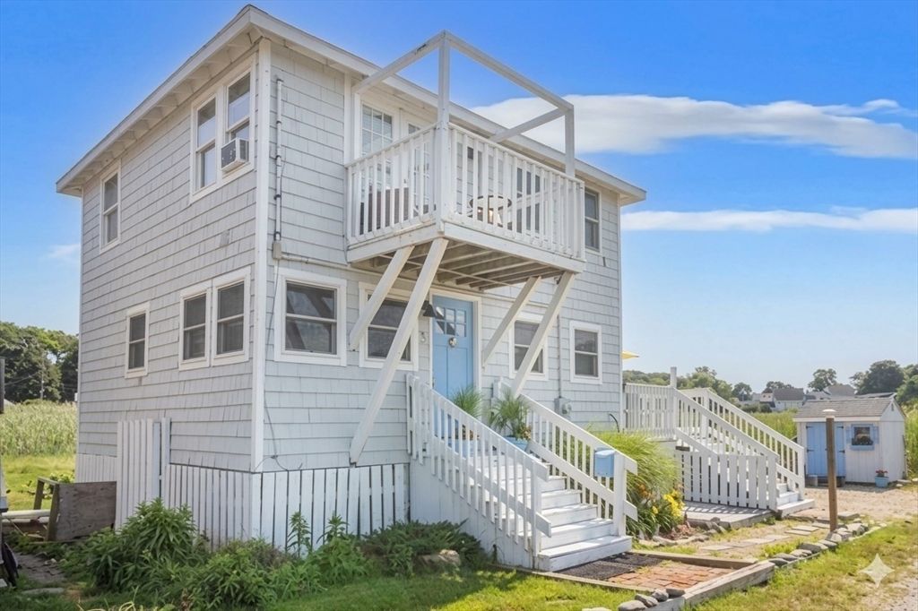 3 Bayview Street, Hull, MA 02045