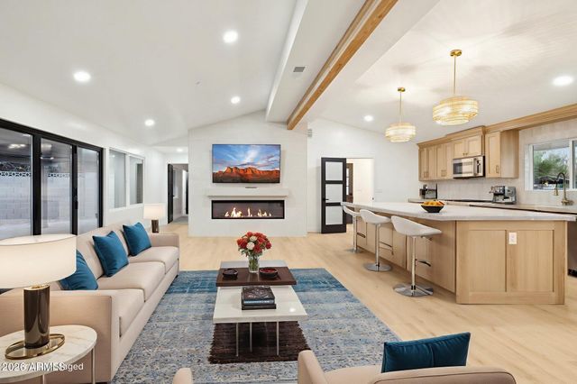 1216 W ROVEY Avenue, Phoenix, AZ 85013