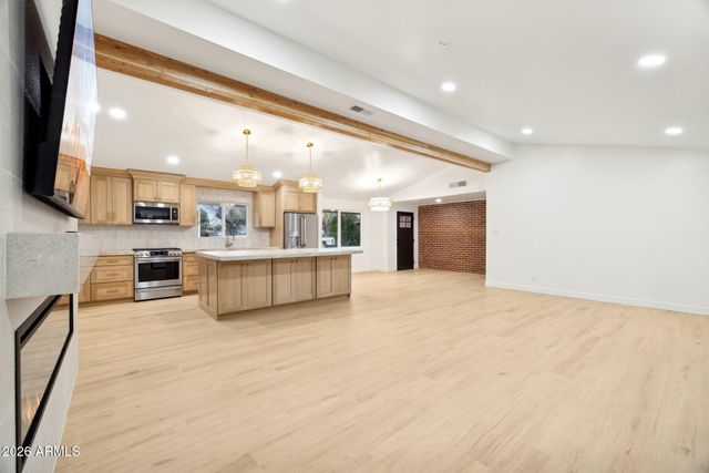 1216 W ROVEY Avenue, Phoenix, AZ 85013