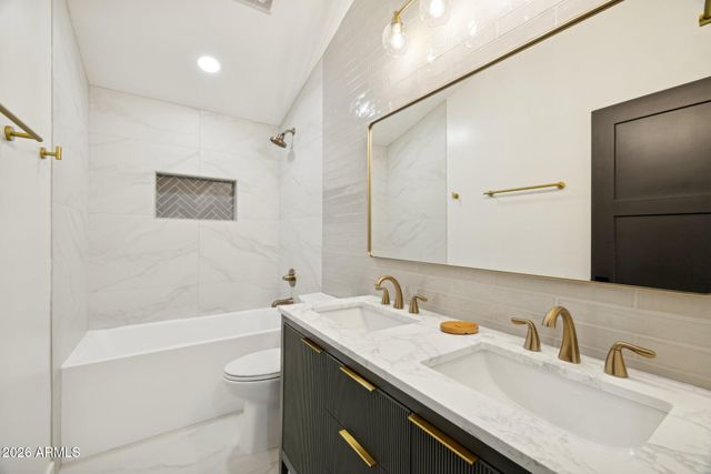 1216 W ROVEY Avenue, Phoenix, AZ 85013