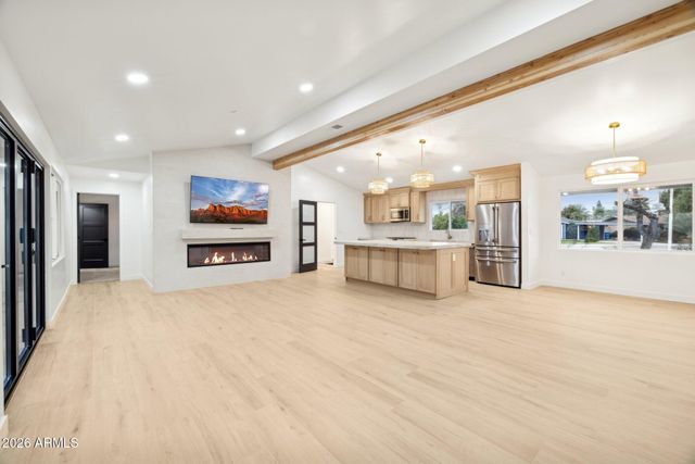 1216 W ROVEY Avenue, Phoenix, AZ 85013