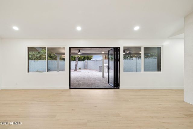 1216 W ROVEY Avenue, Phoenix, AZ 85013