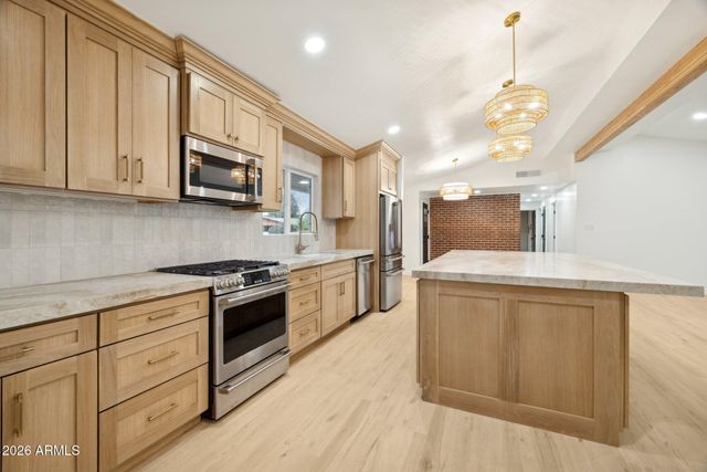 1216 W ROVEY Avenue, Phoenix, AZ 85013