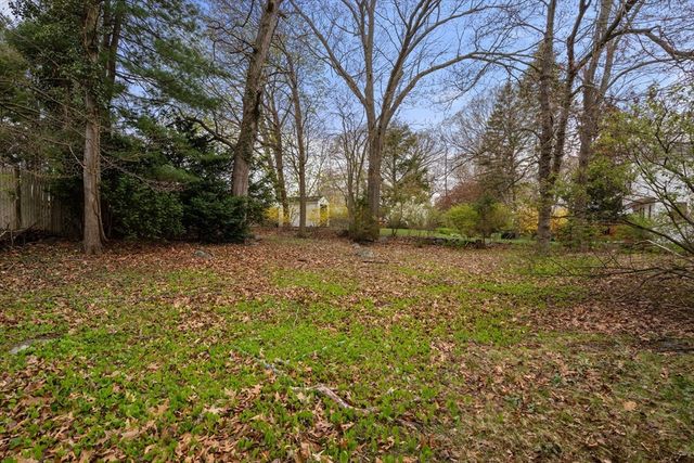 25 Spruce St, Milton, MA 02186