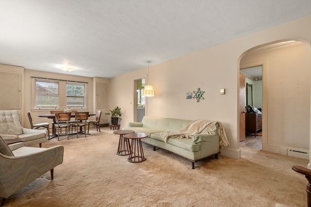25 Spruce St, Milton, MA 02186