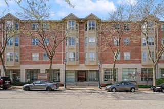 57 E Hattendorf Avenue 407, Roselle, IL 60172