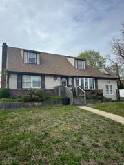 512 Leader Avenue, Babylon, NY 11703