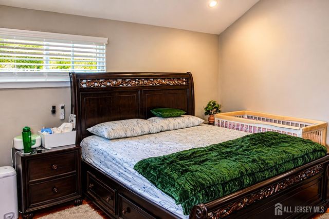 39 Florence Drive Drive, Parlin, NJ 08859