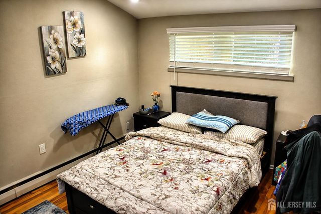 39 Florence Drive Drive, Parlin, NJ 08859
