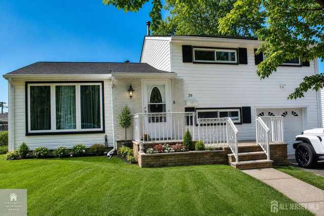 39 Florence Drive Drive, Parlin, NJ 08859