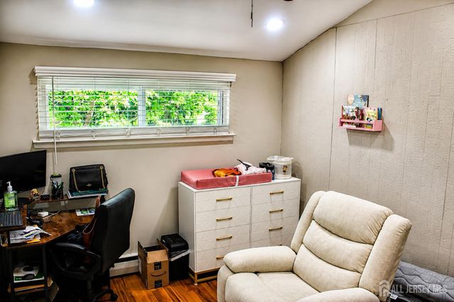 39 Florence Drive Drive, Parlin, NJ 08859