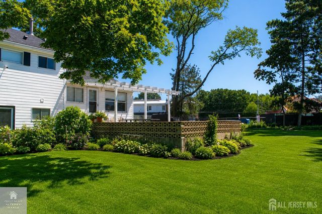 39 Florence Drive Drive, Parlin, NJ 08859