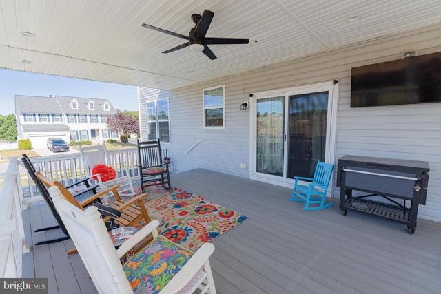 104 DAINTREE DR, Martinsburg, WV 25403