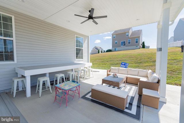 104 DAINTREE DR, Martinsburg, WV 25403