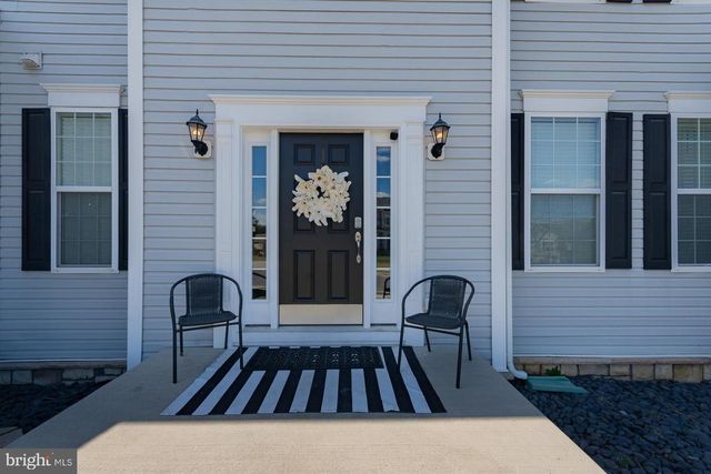 104 DAINTREE DR, Martinsburg, WV 25403