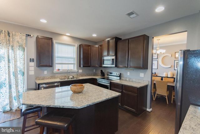 104 DAINTREE DR, Martinsburg, WV 25403