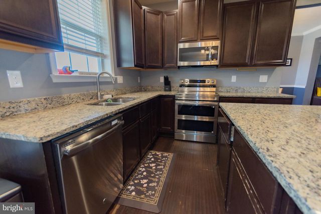 104 DAINTREE DR, Martinsburg, WV 25403